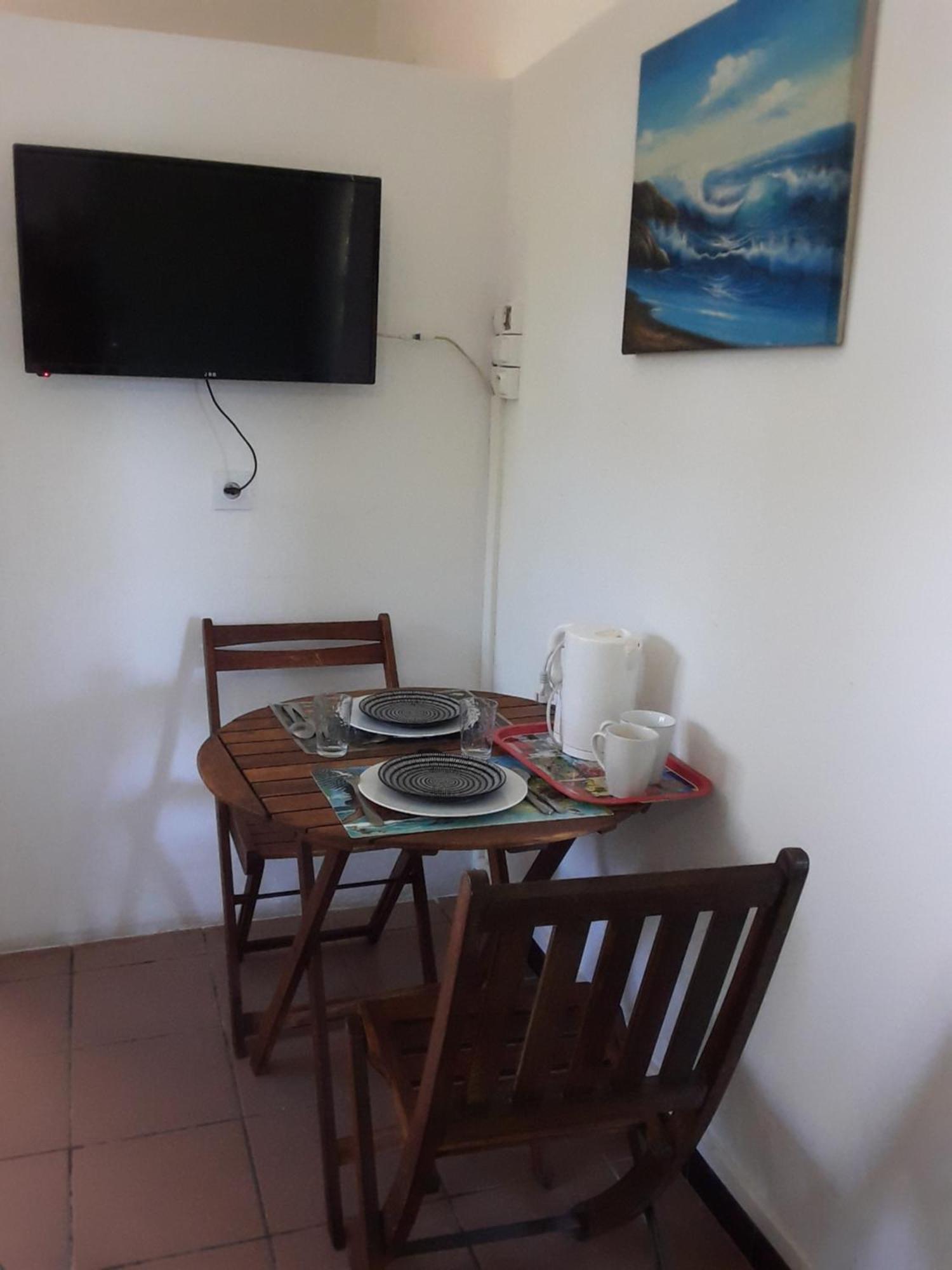 Le Tulear - Aux 4 Coins Du Monde Hotel Saint Pierre Quarto foto